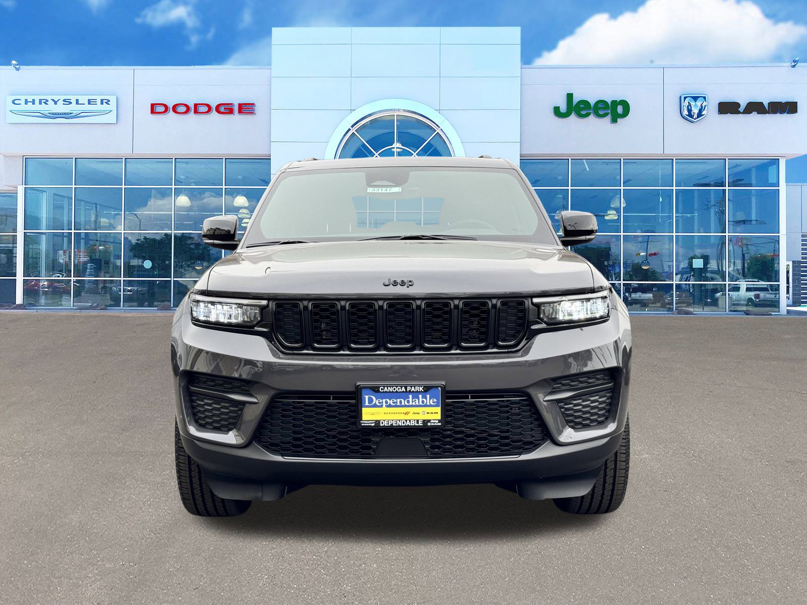 New 2025 Jeep Grand Cherokee Altitude image 3