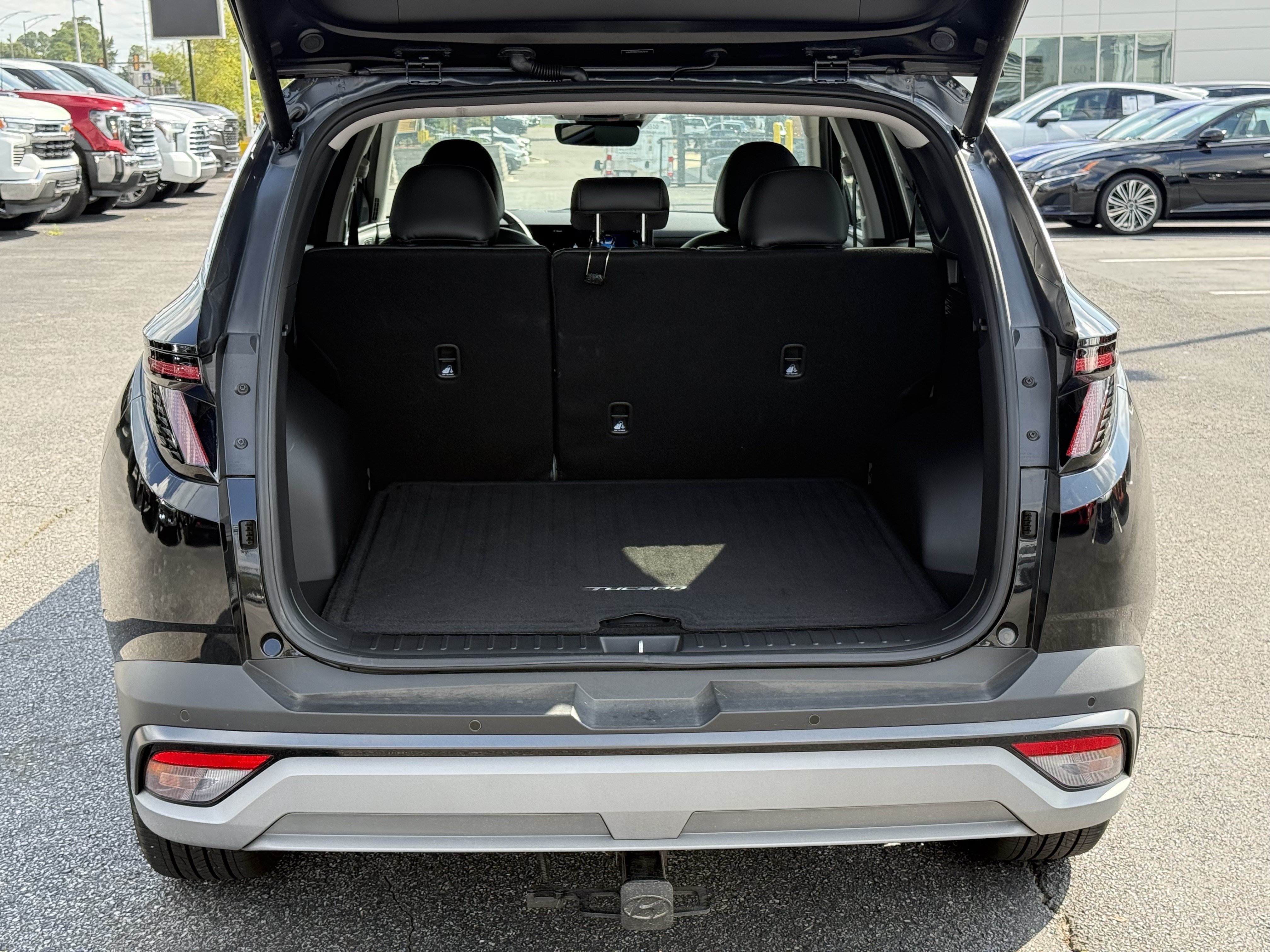 Used 2025 Hyundai Tucson Limited FWD image 37
