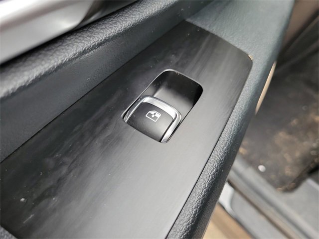 Certified 2025 Kia Telluride LX image 18