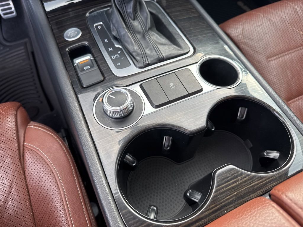 Used 2016 Volkswagen Touareg Executive image 26