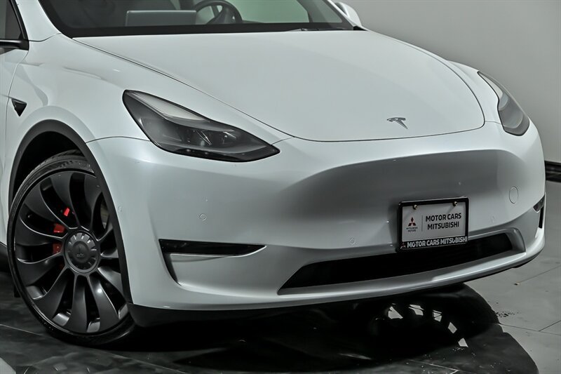 Used 2022 Tesla Model Y Performance AWD/4WD image 2