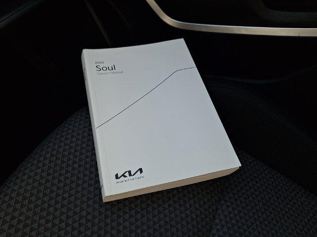 Used 2023 Kia Soul LX w/ LX Technology Package FWD image 25