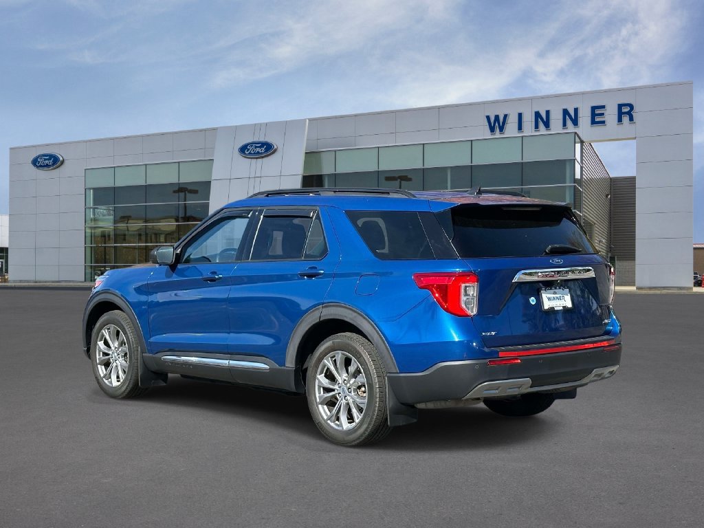 Used 2022 Ford Explorer XLT w/ Equipment Group 202A AWD/4WD image 2