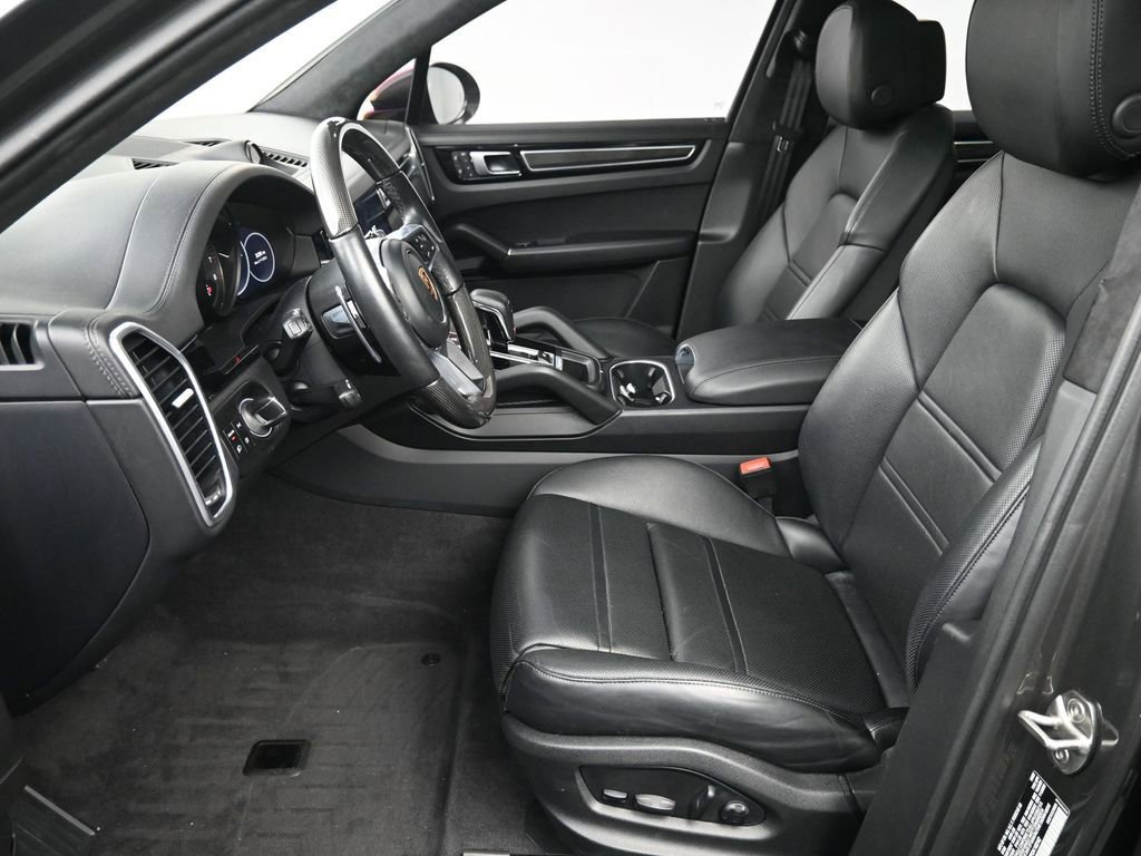 Certified 2023 Porsche Cayenne GTS image 7