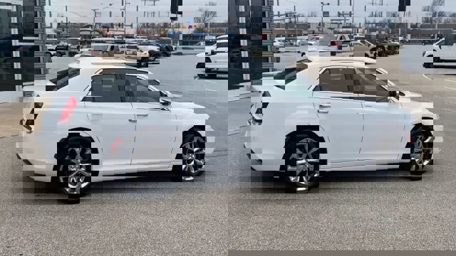 Used 2019 Chrysler 300 Limited w/ Safetytec Plus Group image 2