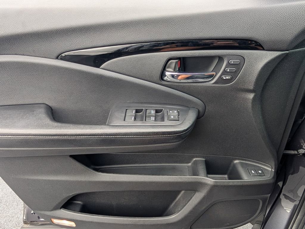 Used 2019 Honda Pilot Elite image 36