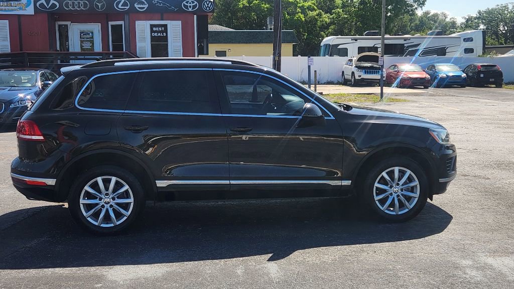 Used 2015 Volkswagen Touareg Sport AWD/4WD image 7