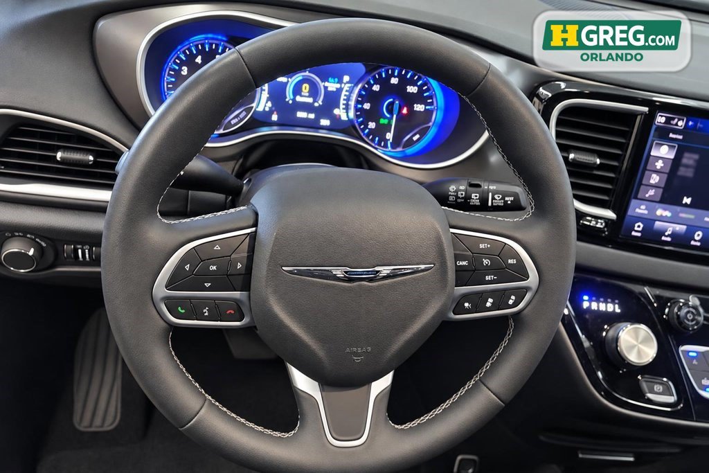 Used 2026 Chrysler Voyager LX FWD image 12