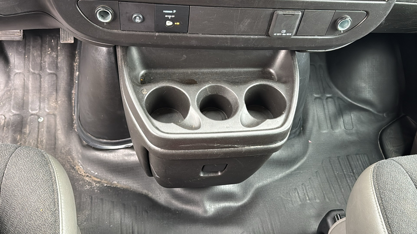 Used 2024 Chevrolet Express 2500 w/ Driver Convenience Package RWD image 20