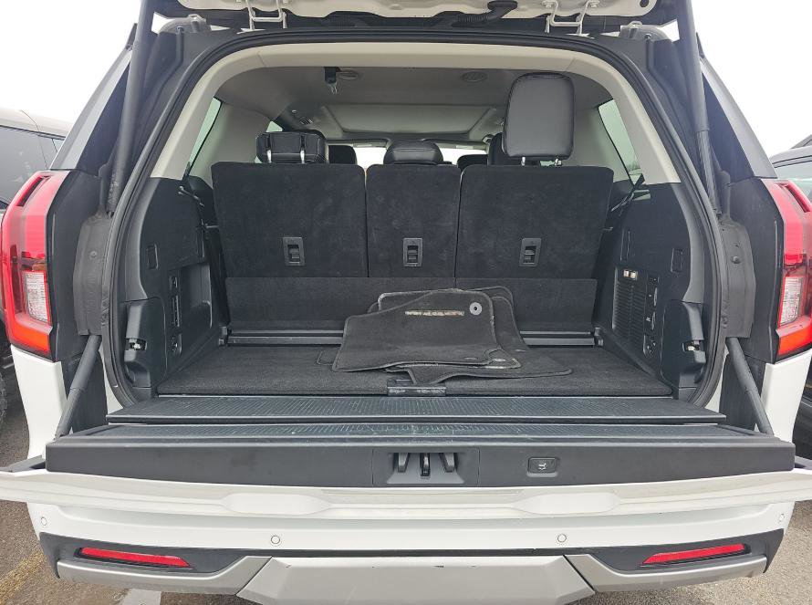 Certified 2025 Ford Expedition Platinum AWD/4WD image 5