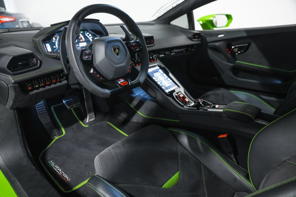 Used 2020 Lamborghini Huracan EVO AWD/4WD image 27