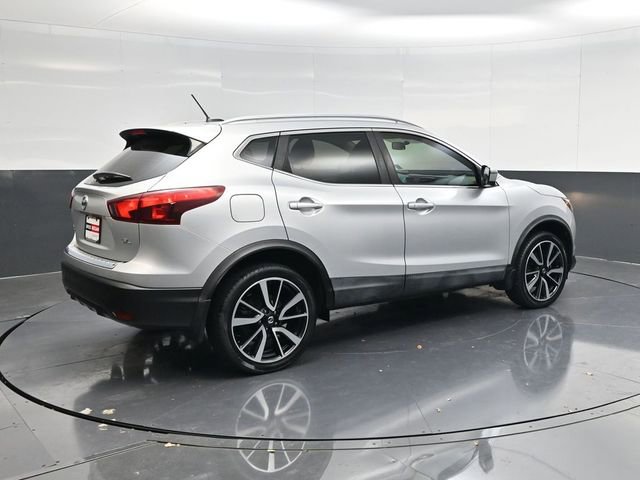 Used 2017 Nissan Rogue Sport SL image 3