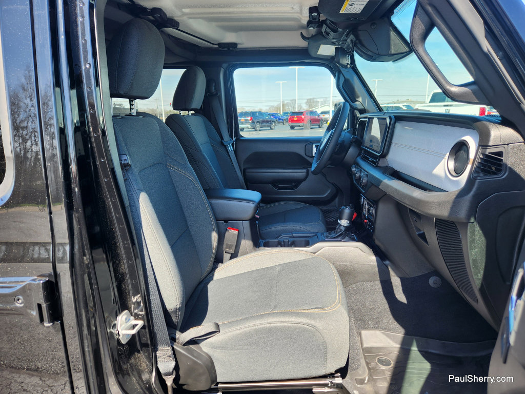 Used 2025 Jeep Wrangler Willys image 27