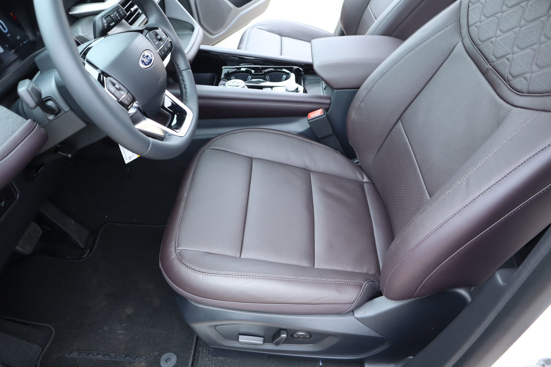 New 2026 Ford Explorer Platinum w/ LUX Leather Package AWD/4WD image 12