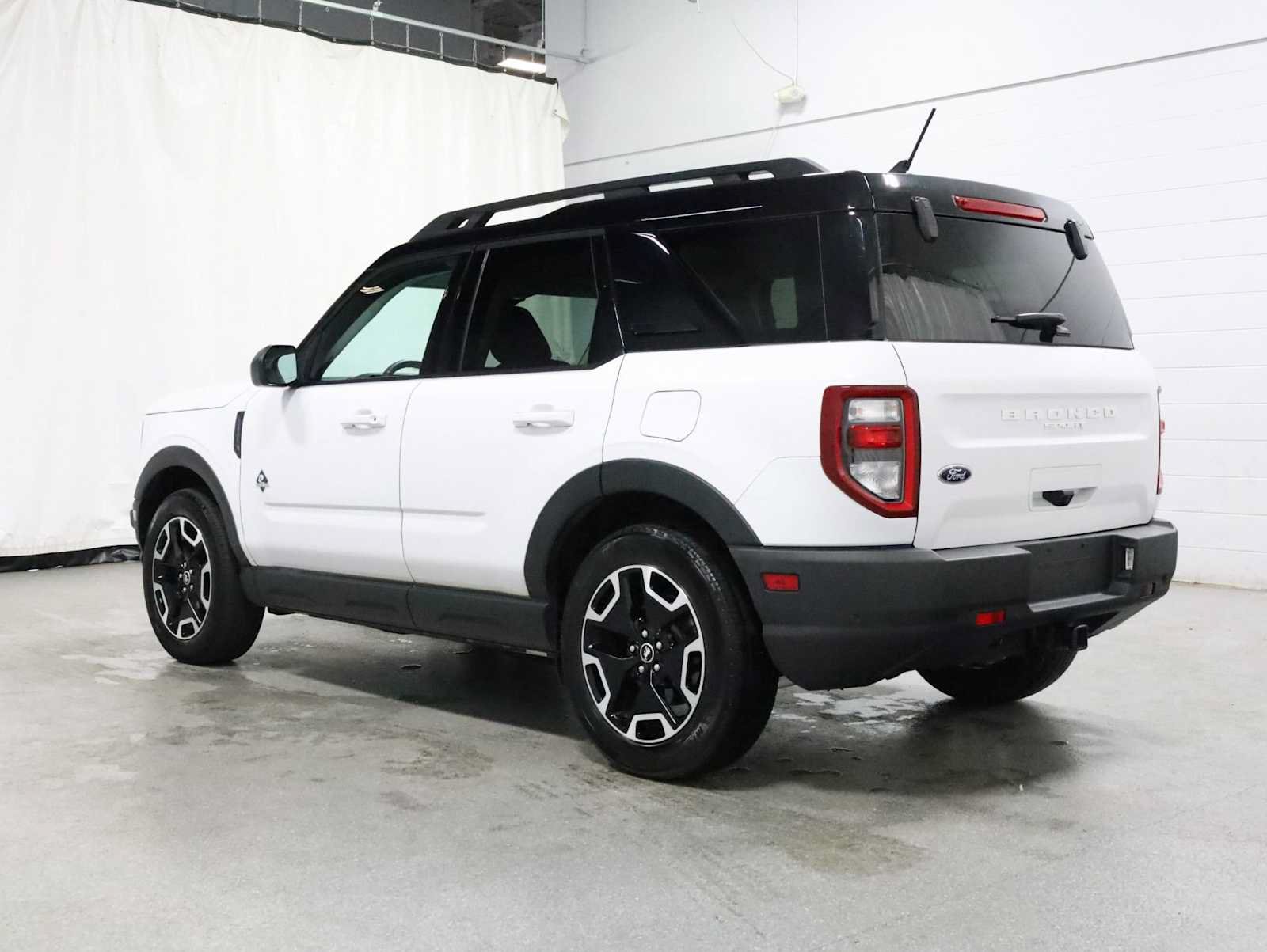 Used 2022 Ford Bronco Sport Outer Banks w/ Tech Package AWD/4WD image 3