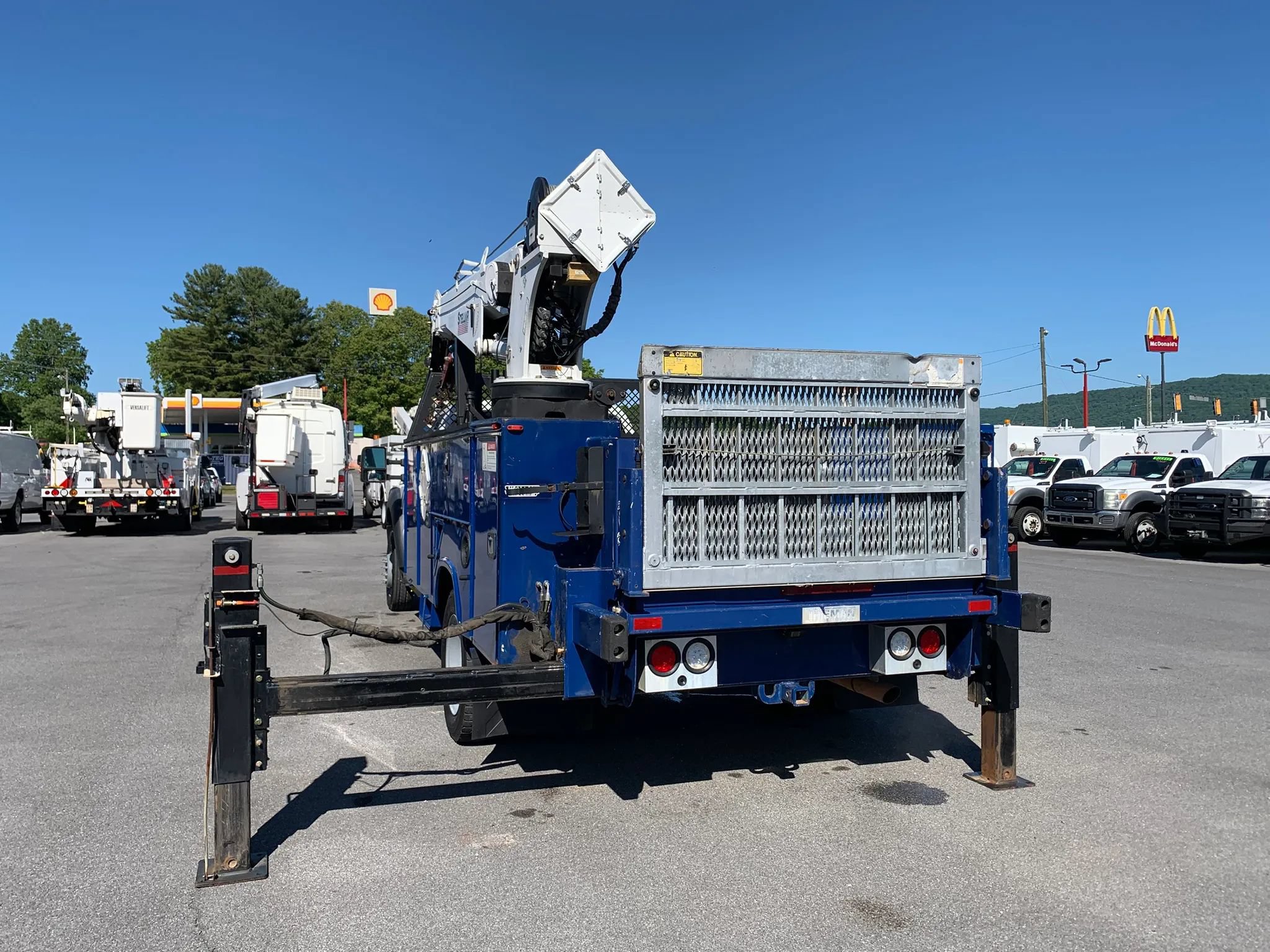 Used 2015 Ford F550 4x4 Regular Cab Super Duty image 34