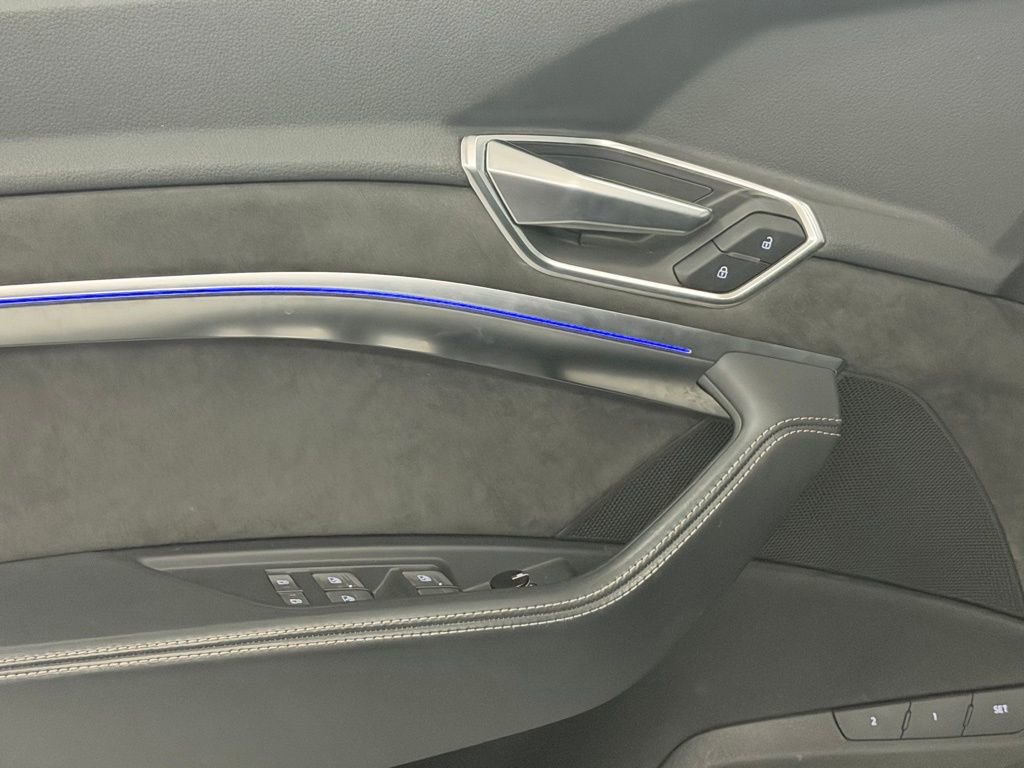 Used 2021 Audi e-tron Prestige AWD/4WD image 12