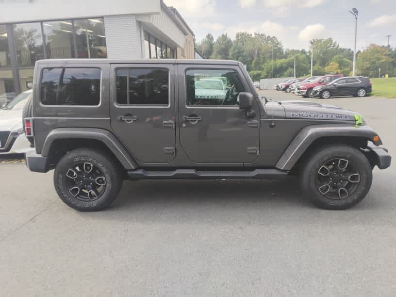 Used 2017 Jeep Wrangler Unlimited Sahara AWD/4WD image 7