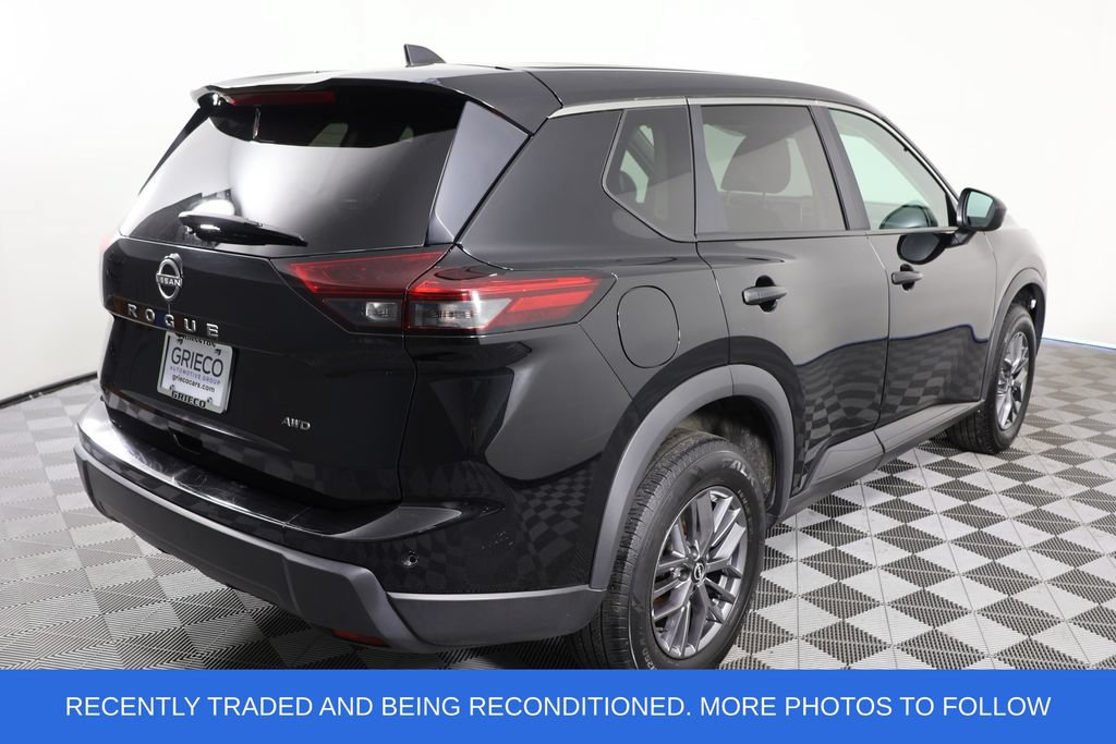 Used 2024 Nissan Rogue S AWD/4WD image 8