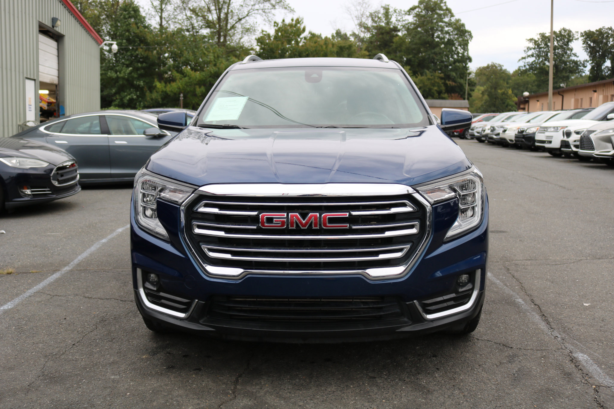 Used 2023 GMC Terrain SLT image 5
