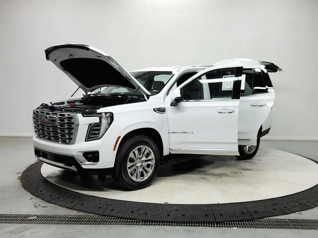 Used 2025 GMC Yukon Denali RWD image 12