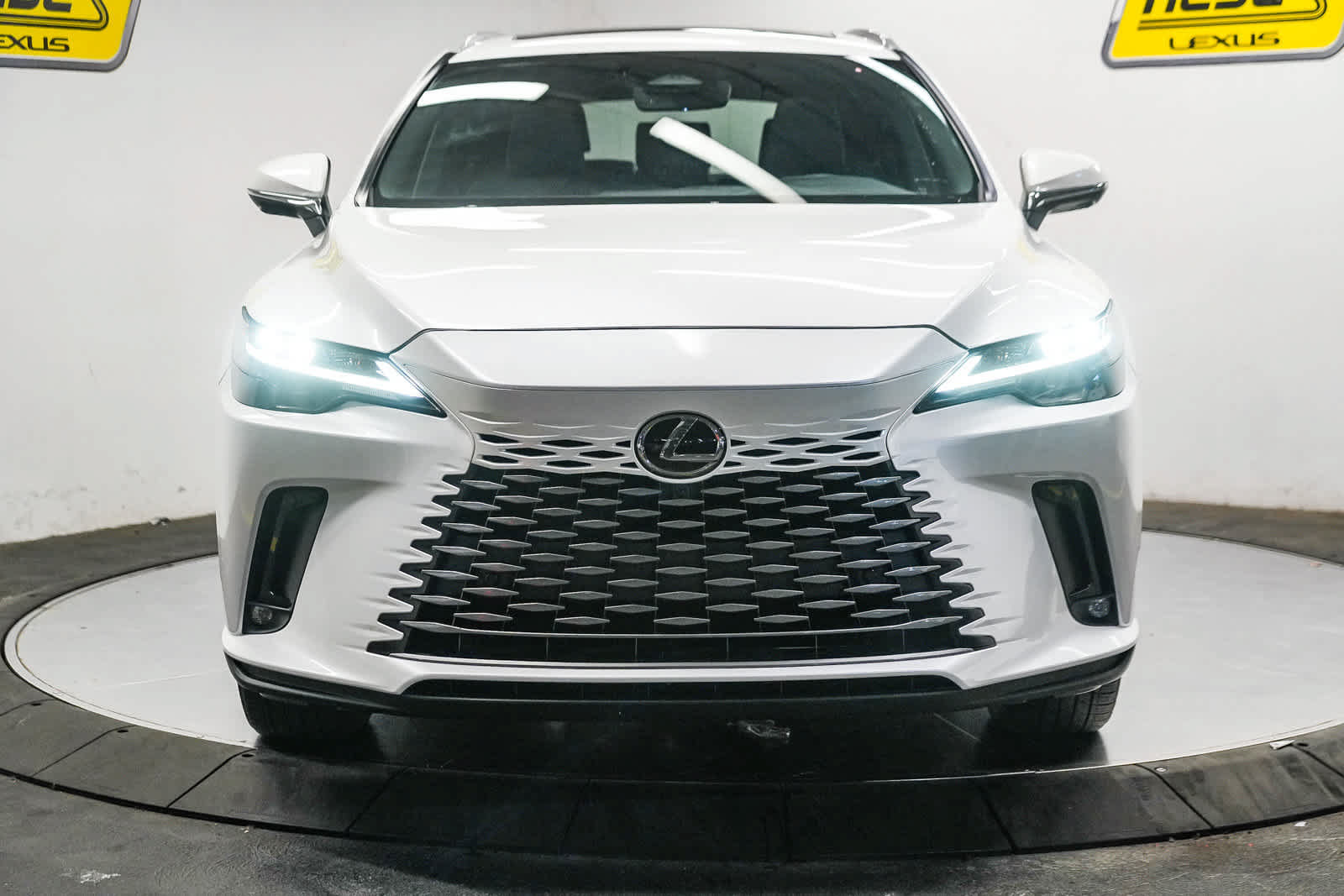 Used 2024 Lexus RX 350 Premium w/ Convenience Package FWD image 4