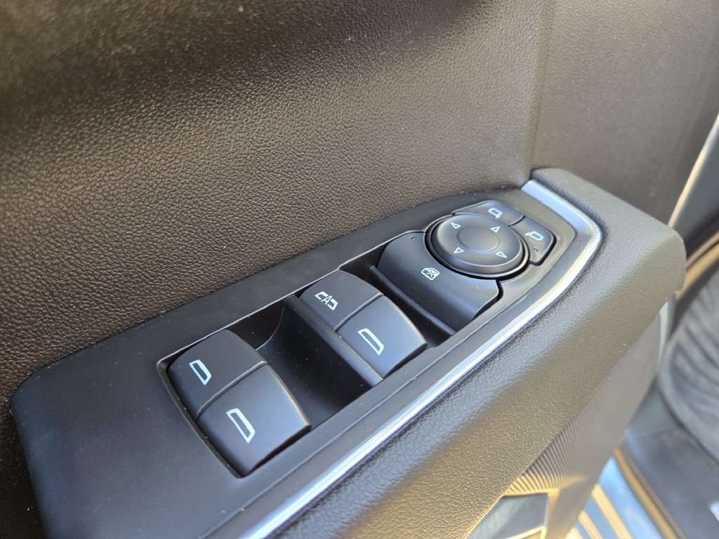 Used 2023 Chevrolet Silverado 1500 RST AWD/4WD image 15