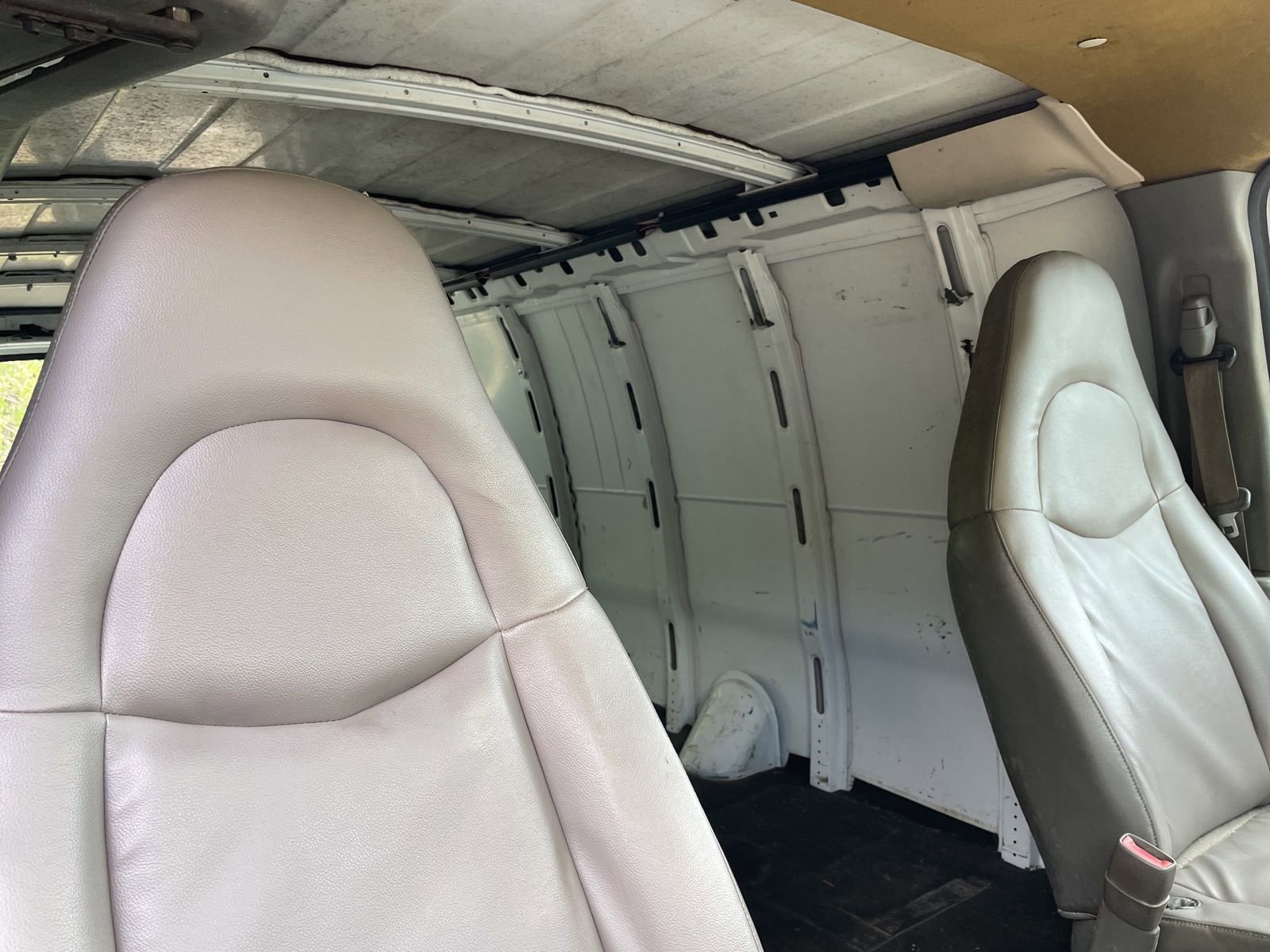 Used 2003 Chevrolet Express 3500 Extended image 17