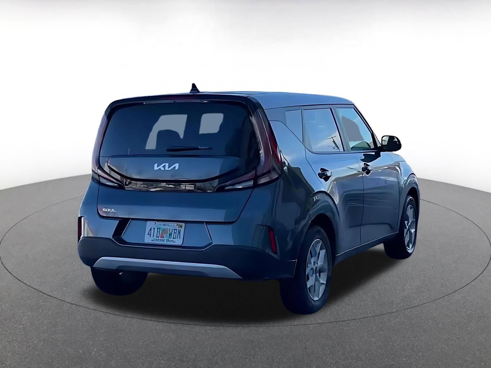 Used 2025 Kia Soul LX w/ LX Technology Package image 14