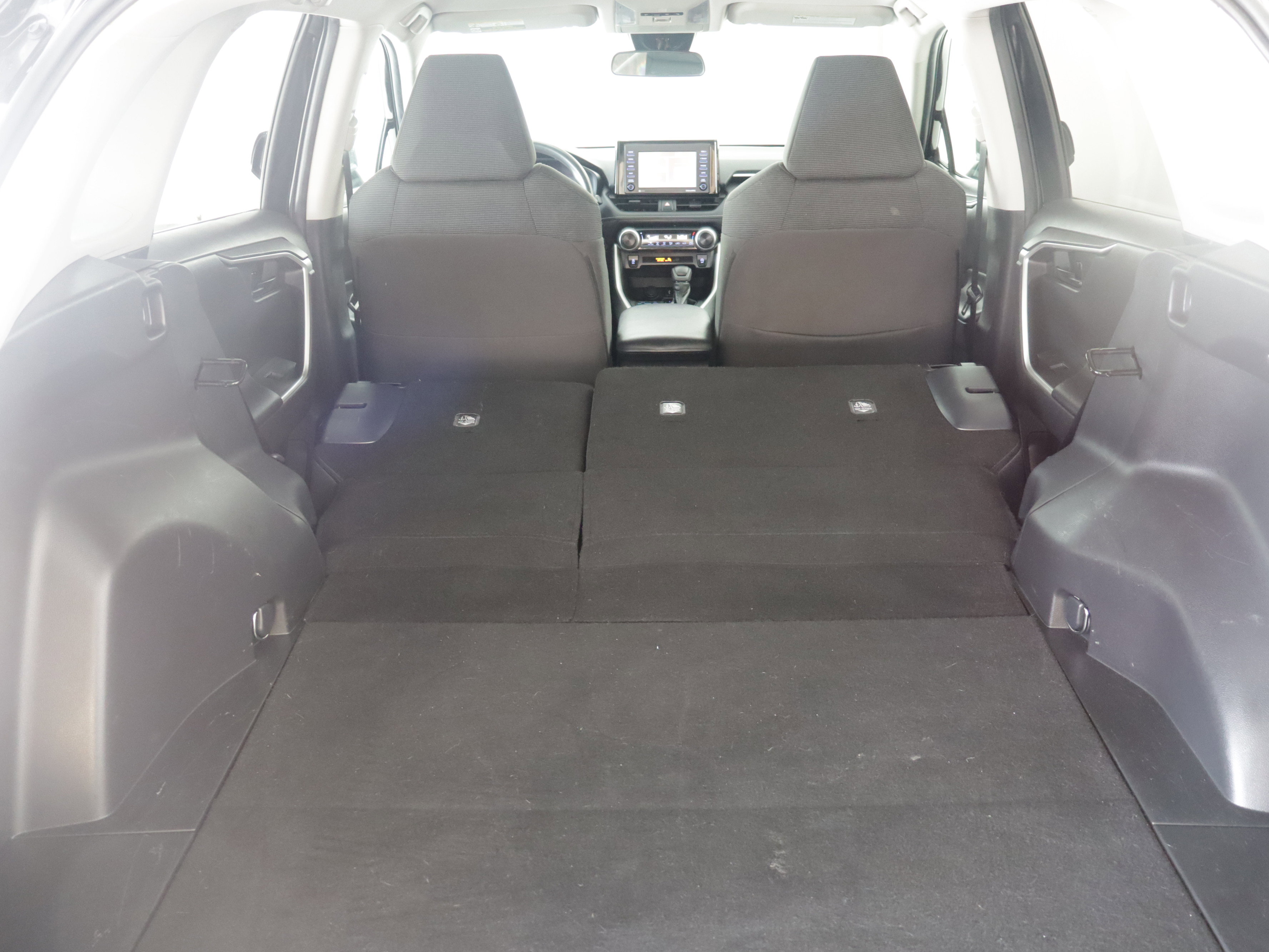 Used 2021 Toyota RAV4 LE image 20