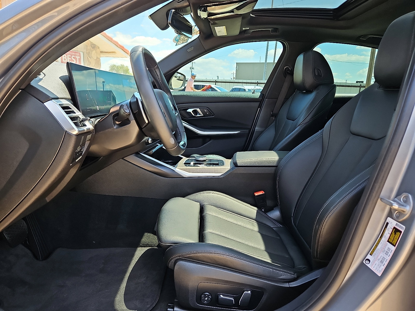 Used 2025 BMW 330i Sedan image 9