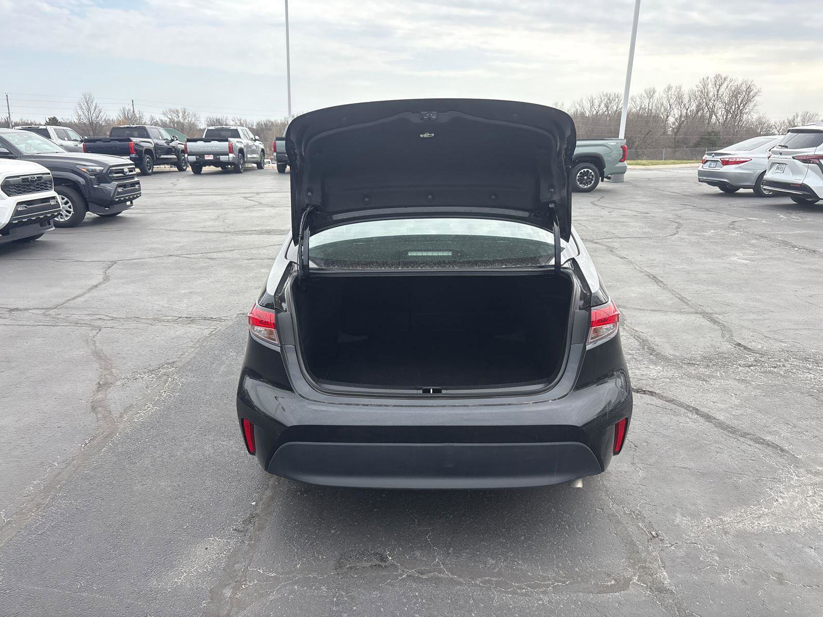 Used 2023 Toyota Corolla LE FWD image 10