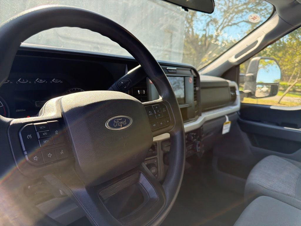 Used 2025 Ford F250 XLT AWD/4WD image 9