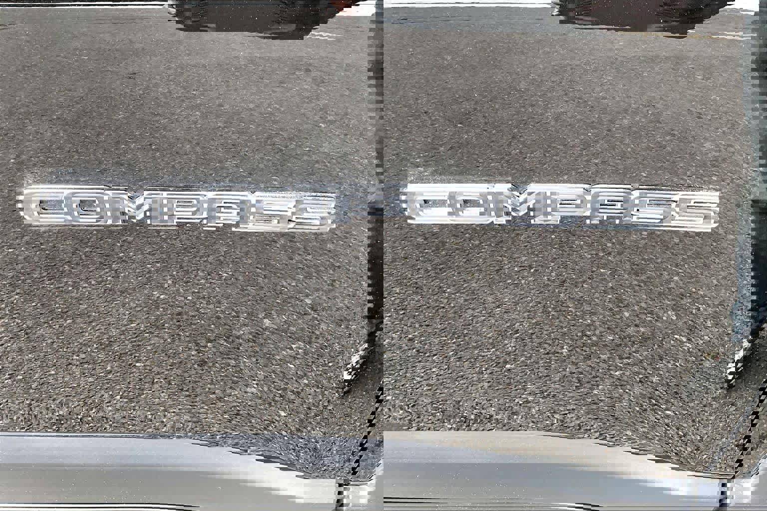 Used 2025 Jeep Compass Limited w/ Sun & Sound Group image 33