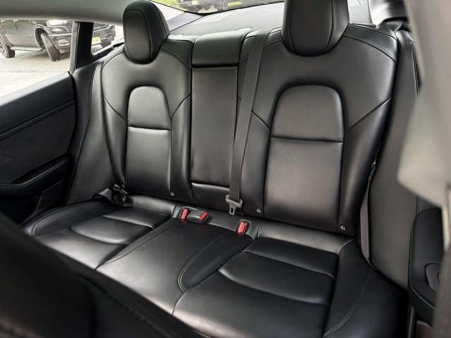 Used 2022 Tesla Model 3 Long Range AWD/4WD image 22