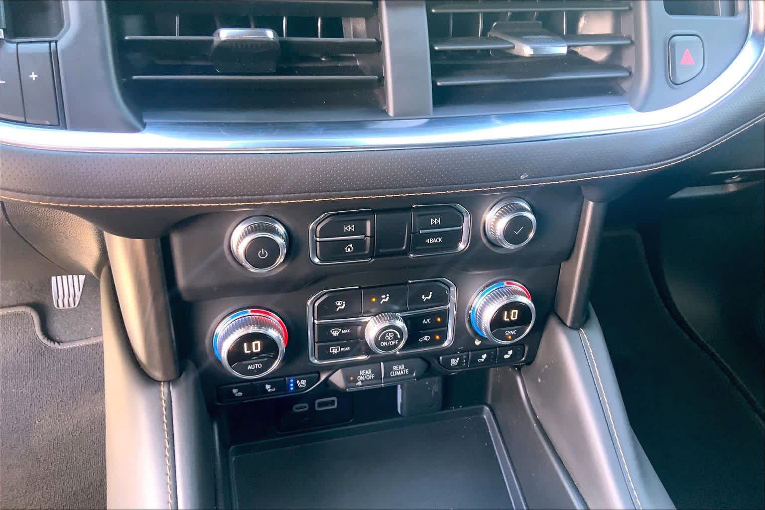 Used 2024 GMC Yukon AT4 w/ AT4 Premium Plus Package AWD/4WD image 35