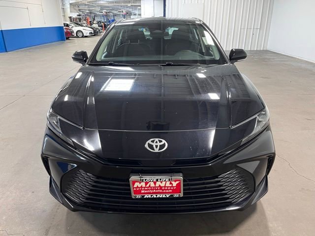 Used 2025 Toyota Camry LE image 8
