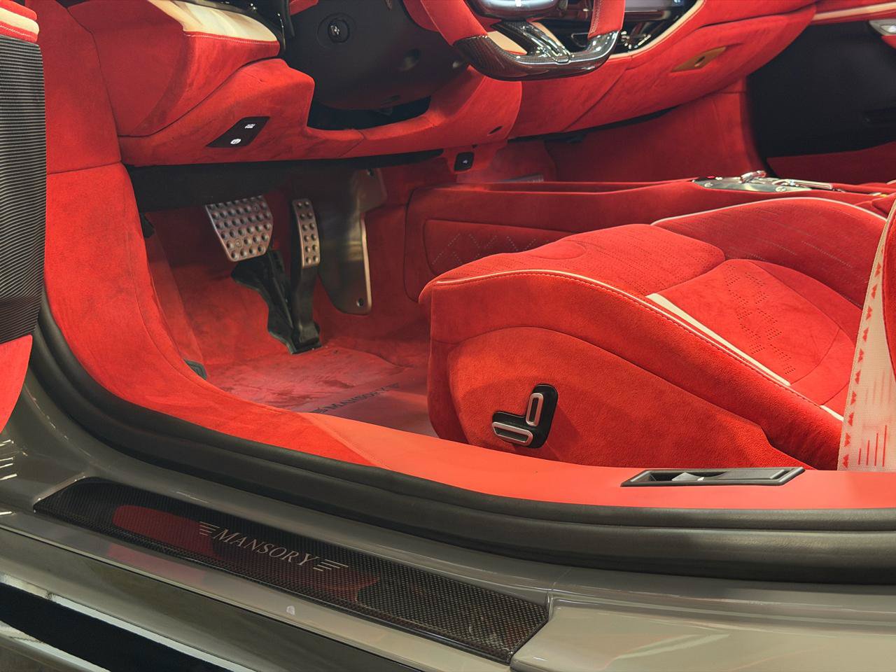 Used 2022 Ferrari SF90 Spider AWD/4WD image 17
