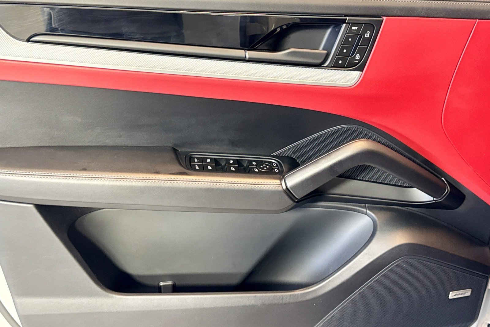 Used 2024 Porsche Cayenne S image 18