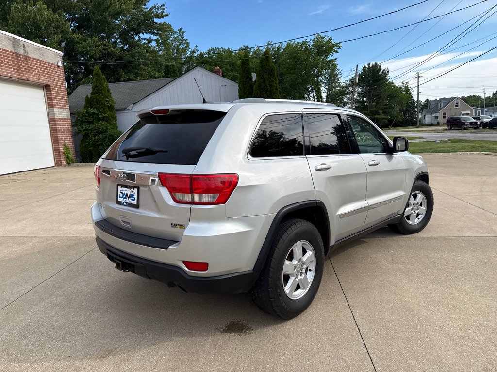 Used 2012 Jeep Grand Cherokee Laredo w/ Laredo E Group AWD/4WD image 6