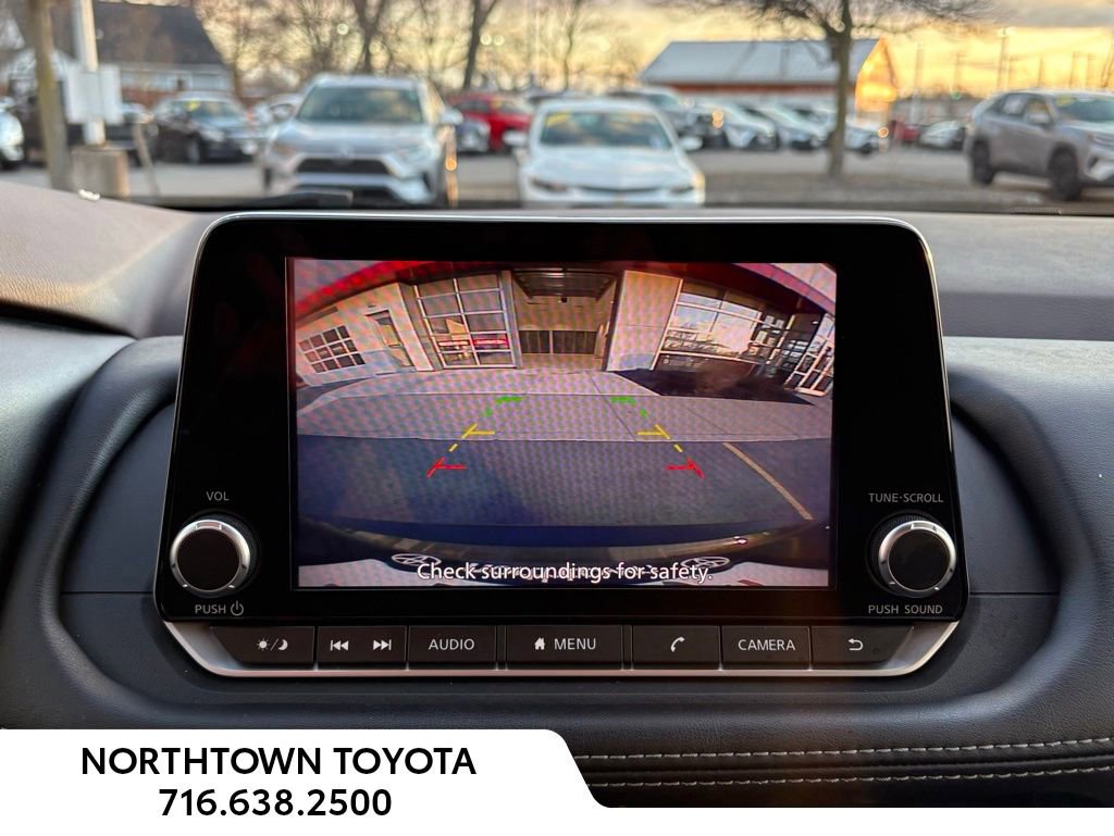 Used 2022 Nissan Rogue SV image 10