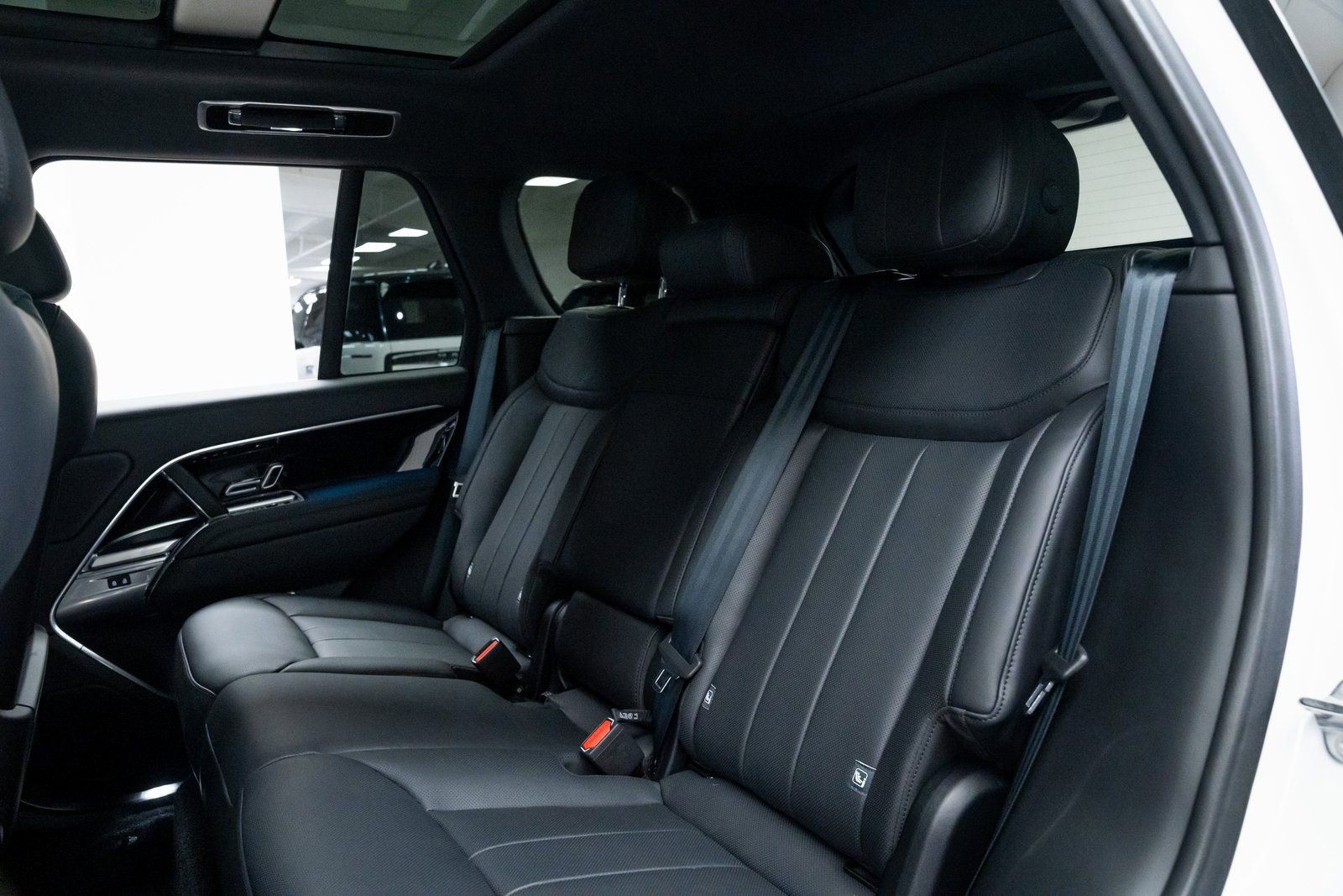 Used 2024 Land Rover Range Rover SE AWD/4WD image 20