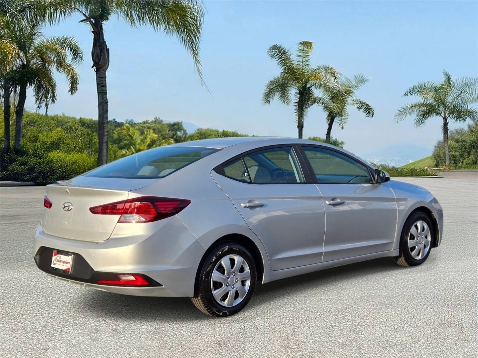 Used 2019 Hyundai Elantra SE FWD image 4