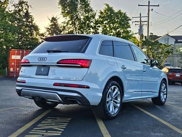Certified 2025 Audi Q7 3.0T Prestige AWD/4WD image 5