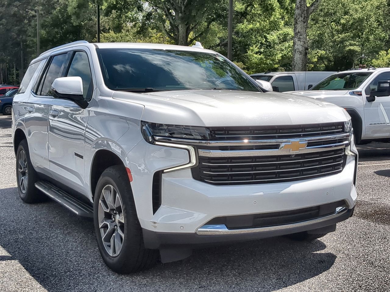 Used 2022 Chevrolet Tahoe LT w/ LT Signature Package AWD/4WD image 2