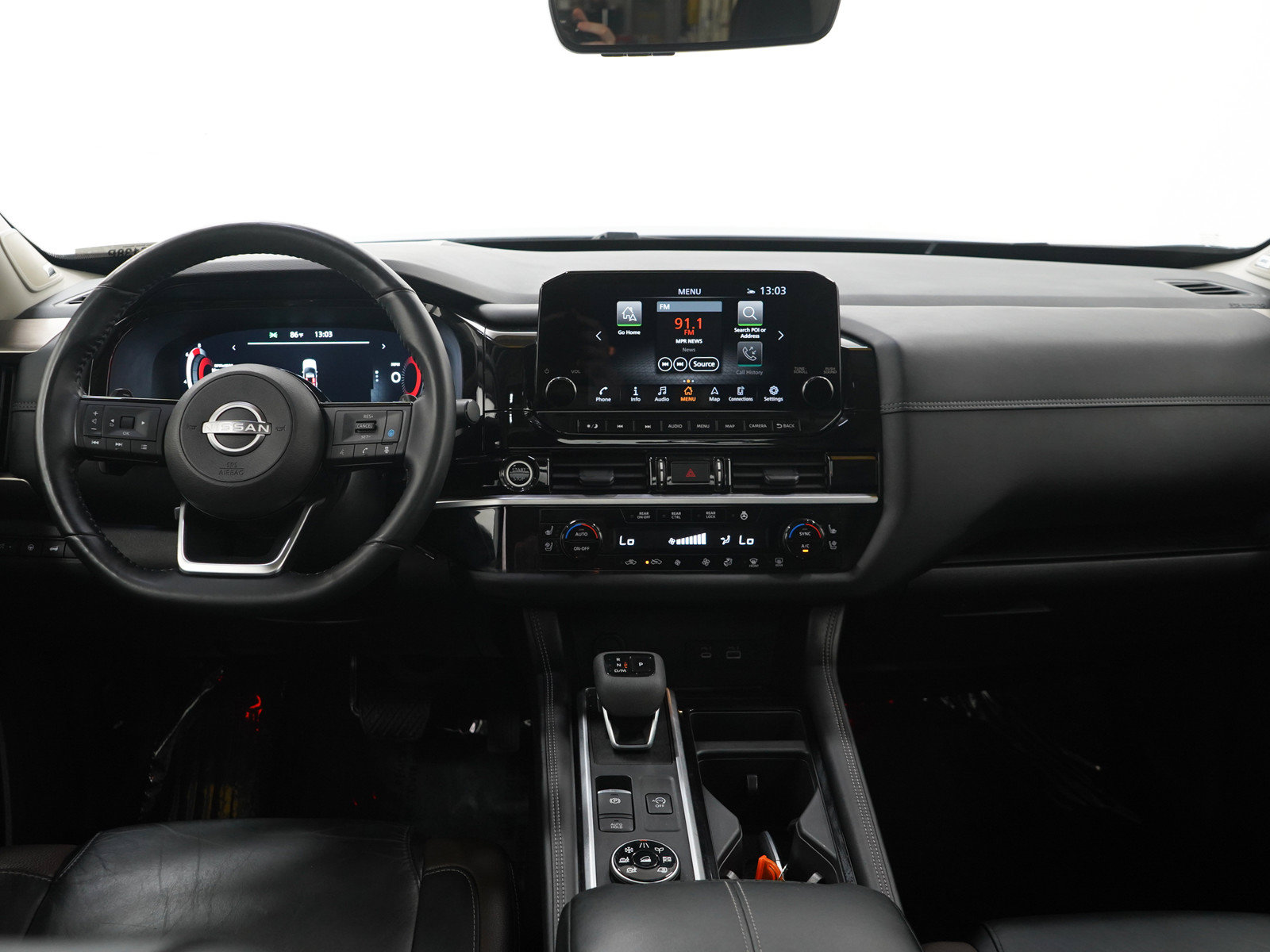 Used 2024 Nissan Pathfinder Platinum AWD/4WD image 19