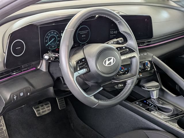 Used 2025 Hyundai Elantra SEL FWD image 14