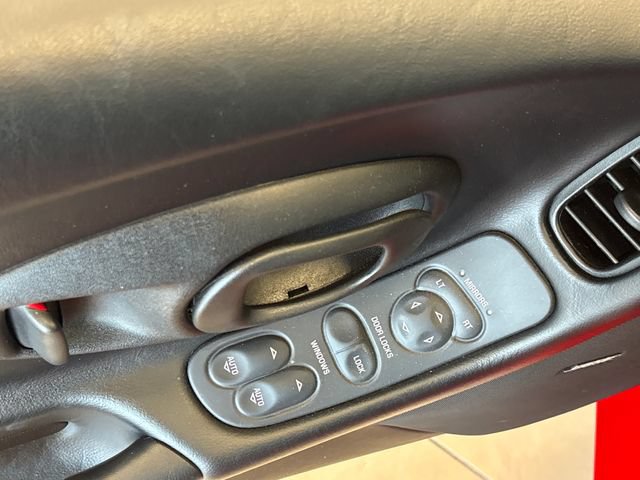 Used 2001 Chevrolet Corvette Coupe RWD image 12