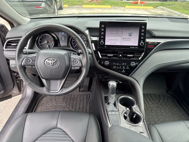 Used 2024 Toyota Camry SE w/ Cold Weather Package FWD image 4