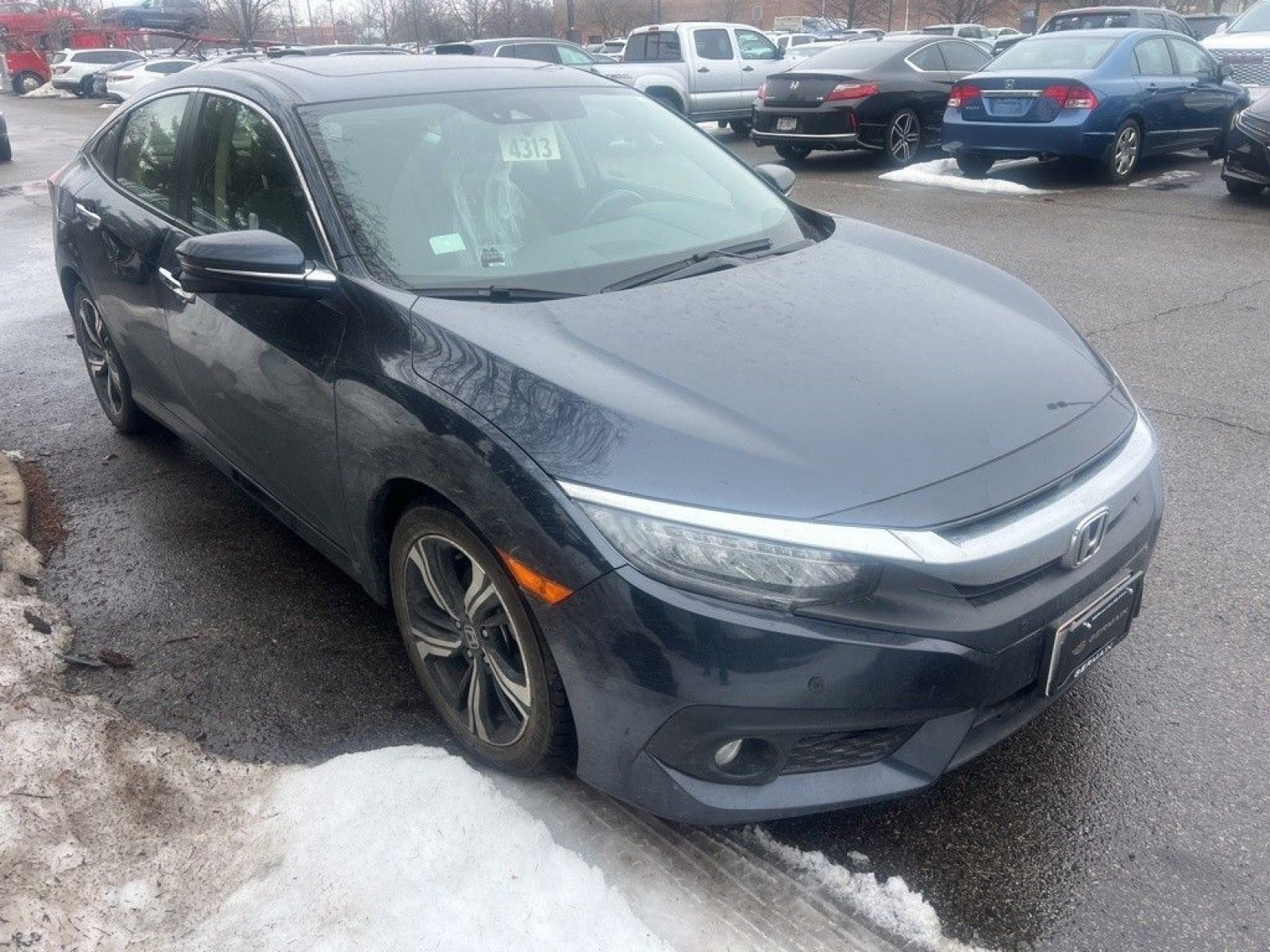 Used 2018 Honda Civic Touring image 5